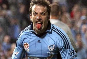 媒体人：许利民确定赵睿、周琦、雷蒙今晚比赛可以登场（记者：许利民确认赵睿、周琦、雷蒙今晚可出战）