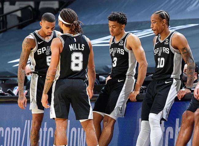 3：0克鲁塞罗，内马尔激动庆祝（3比0完胜克鲁塞罗，内马尔激情庆祝）