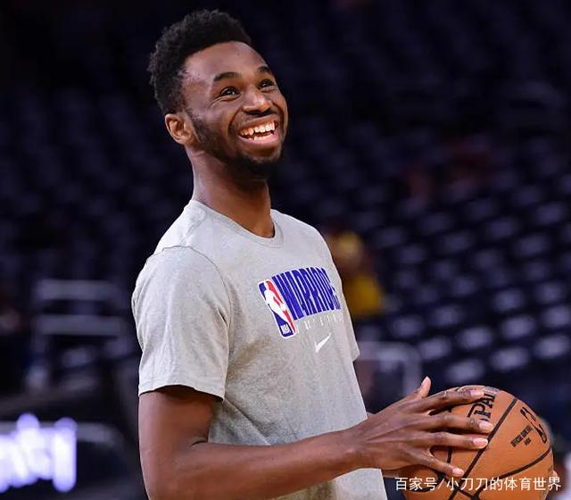 奎因12中7轰赛季新高22分，外加6板9助6抢断（奎因12投7中砍赛季新高22分，另有6篮板9助攻6抢断）